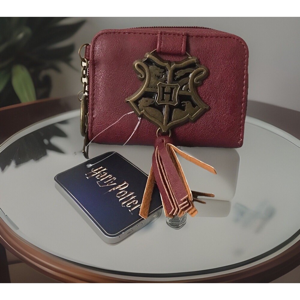 Bioworld Harry Potter Hogwarts Metal Crest Wallet with Keyring NEW